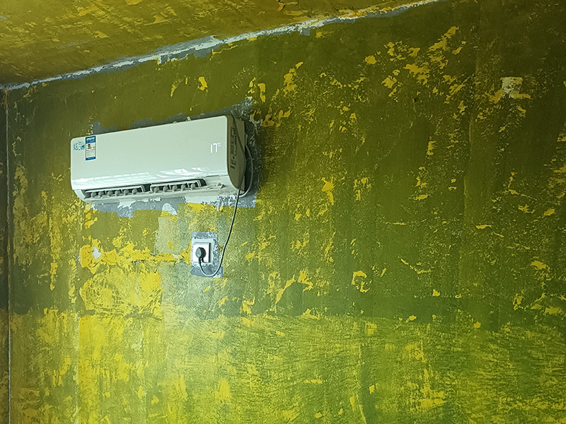 2022年室內(nèi)裝修墻面用什么好？乳膠漆和壁紙哪個更便宜環(huán)保？(圖1)