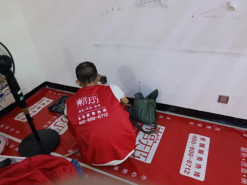 2022年室內(nèi)裝修墻面用什么好？乳膠漆和壁紙哪個更便宜環(huán)保？(圖3)