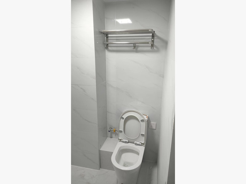 馬桶底座下面向外滲水怎么辦(圖2)