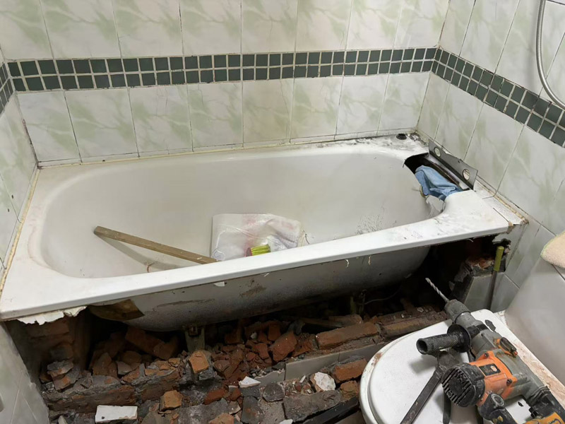 廁所漏水導致墻面發(fā)霉？這樣處理干凈又徹底！(圖2)