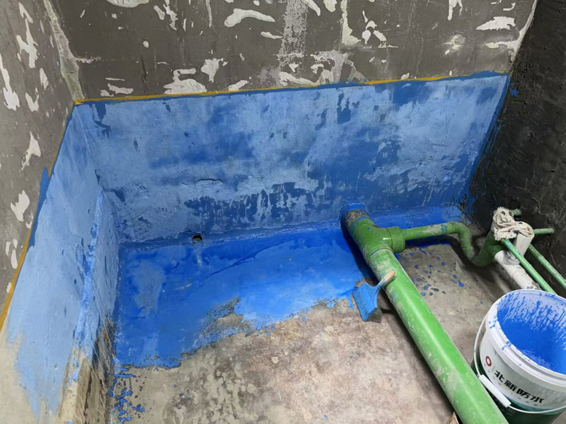 廁所漏水導致墻面發(fā)霉？這樣處理干凈又徹底！(圖1)